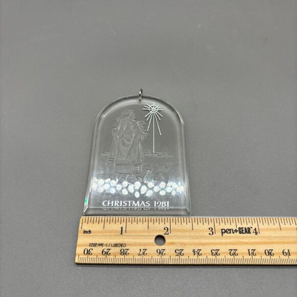 Hallmark Acrylic Christmas Ornament Shepherd Scene Holiday Highlights 1981 - Picture 6 of 7